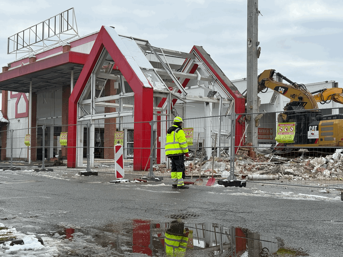 Týden v kraji: větrné elektrárny, bourání ostravských komunit a fotbal bez rasismu